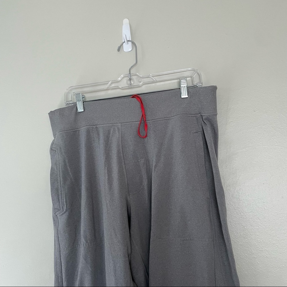 Lululemon sweatpants - Picture 3 of 8